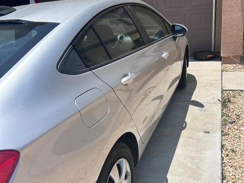Used 2017 Chevrolet Cruze LS FWD image 4