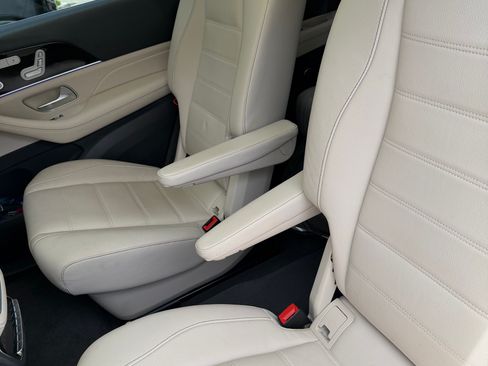 Used 2020 Mercedes-Benz GLS 450 4MATIC image 12