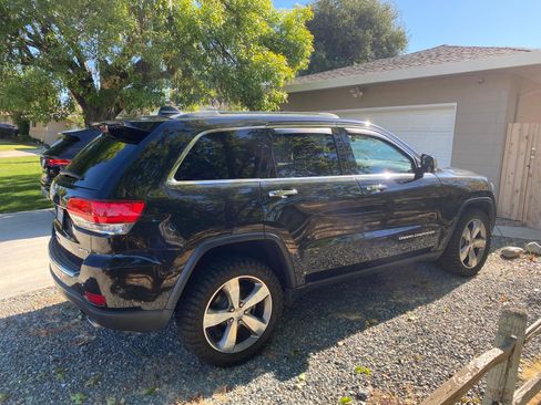 Used 2016 Jeep Grand Cherokee Limited AWD/4WD image 2