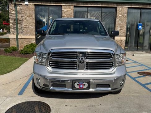 Used 2019 RAM 1500 Big Horn w/ Rambox Value Package AWD/4WD image 5