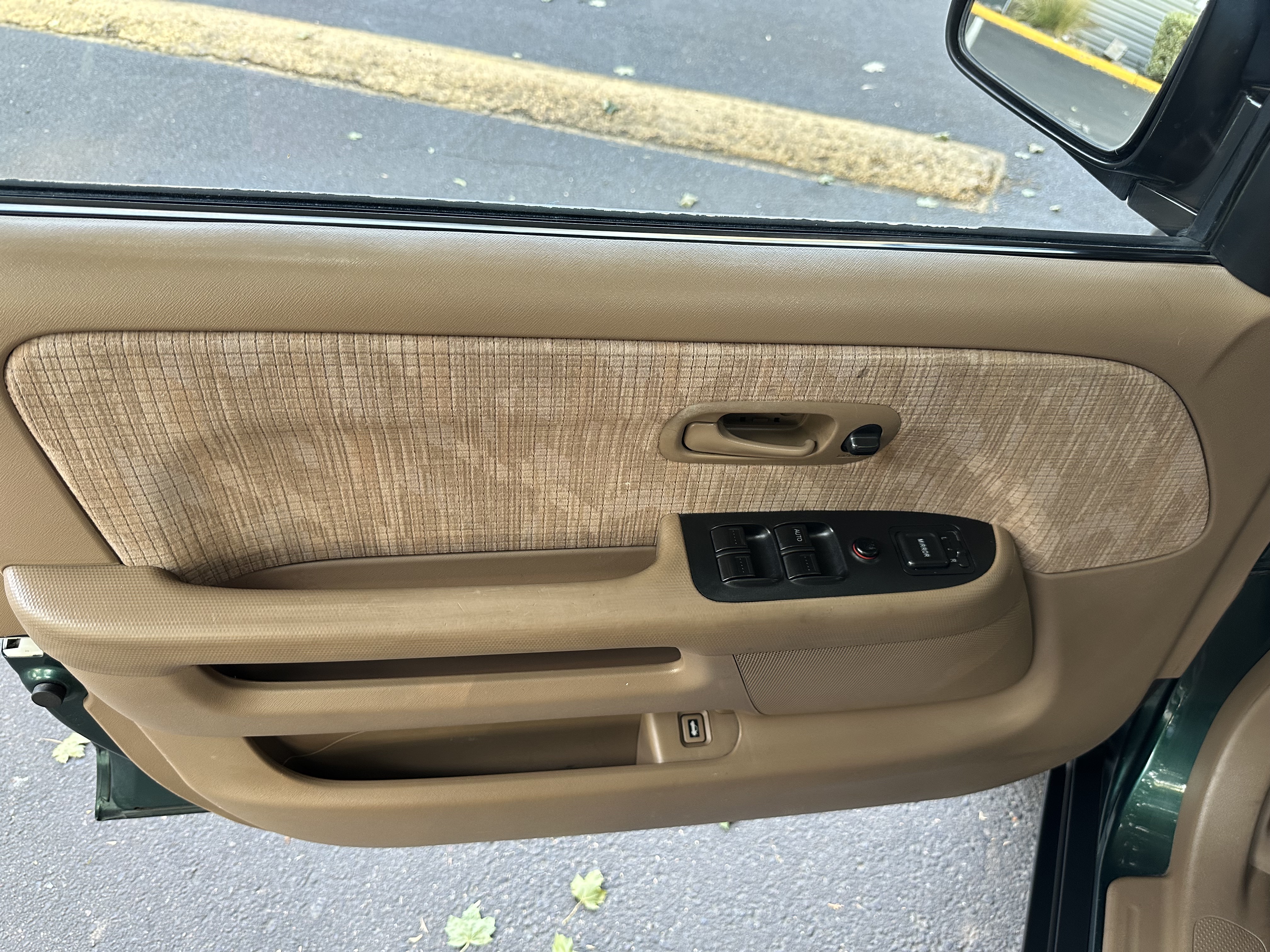 Used 2004 Honda CR-V LX image 13