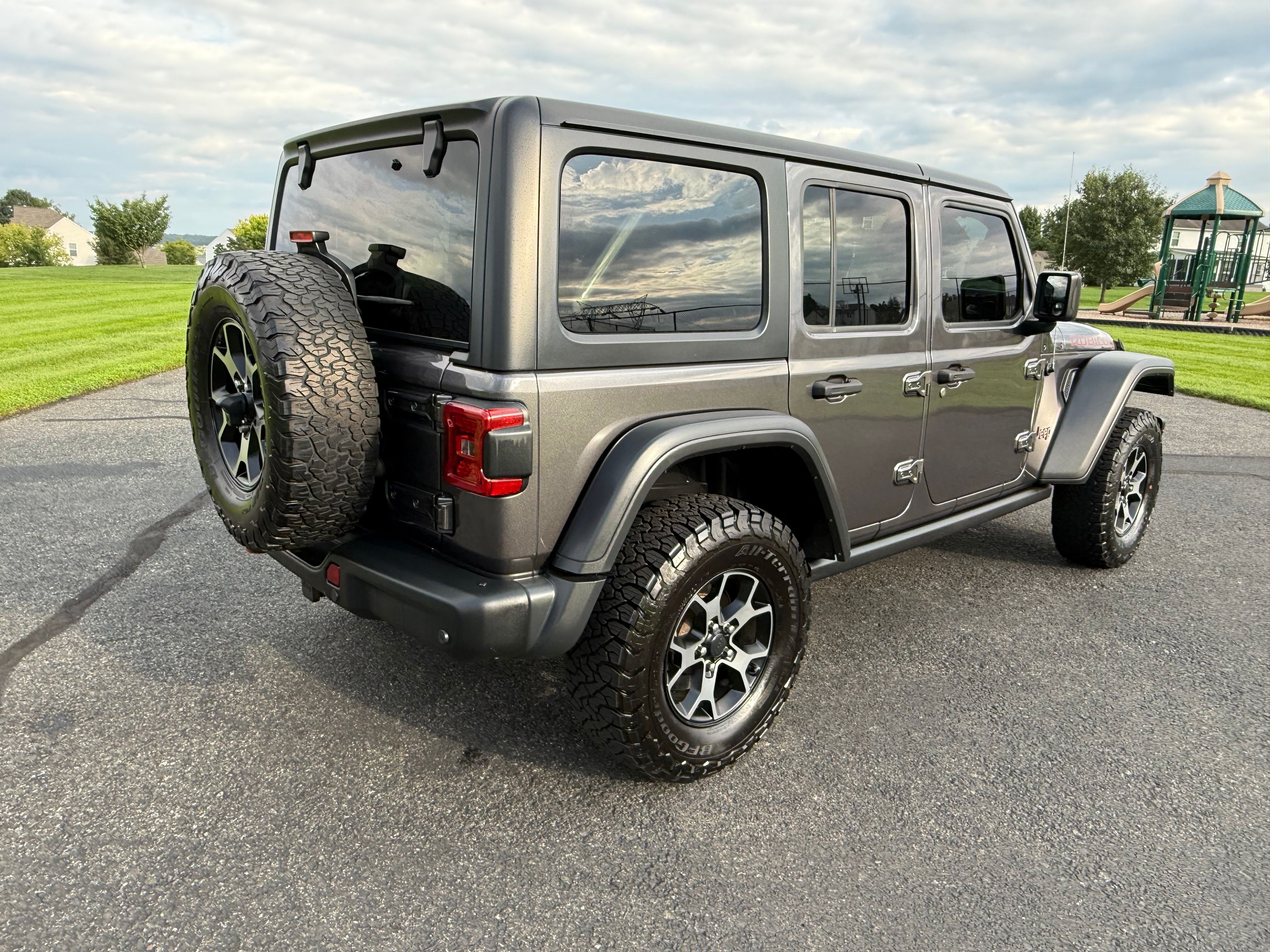 Used 2018 Jeep Wrangler Unlimited Rubicon w/ Dual Top Group AWD/4WD image 5
