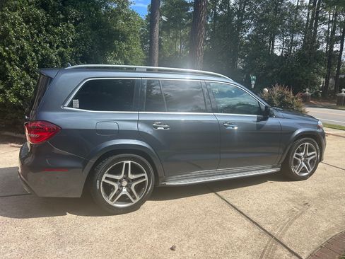 Used 2017 Mercedes-Benz GLS 550 4MATIC image 1