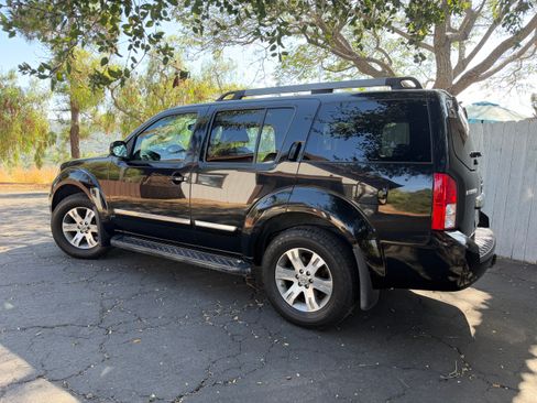 Used 2012 Nissan Pathfinder Silver RWD image 11