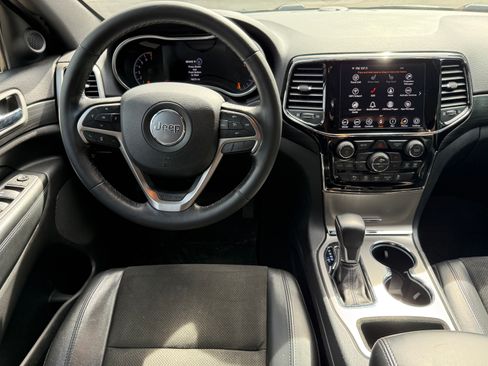 Used 2020 Jeep Grand Cherokee Altitude image 17