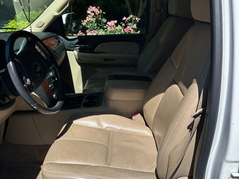 Used 2007 Chevrolet Tahoe LT w/ LT Preferred Equipment Group RWD image 9