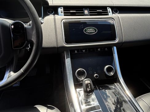 Used 2019 Land Rover Range Rover Sport HSE image 11