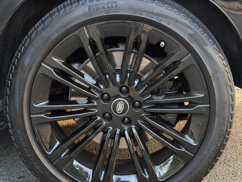 Used 2023 Land Rover Range Rover SE image 10