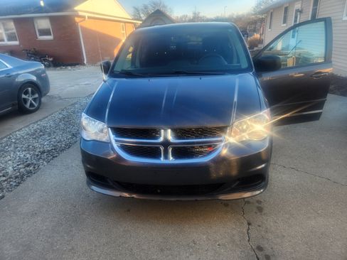 Used 2017 Dodge Grand Caravan SE image 20