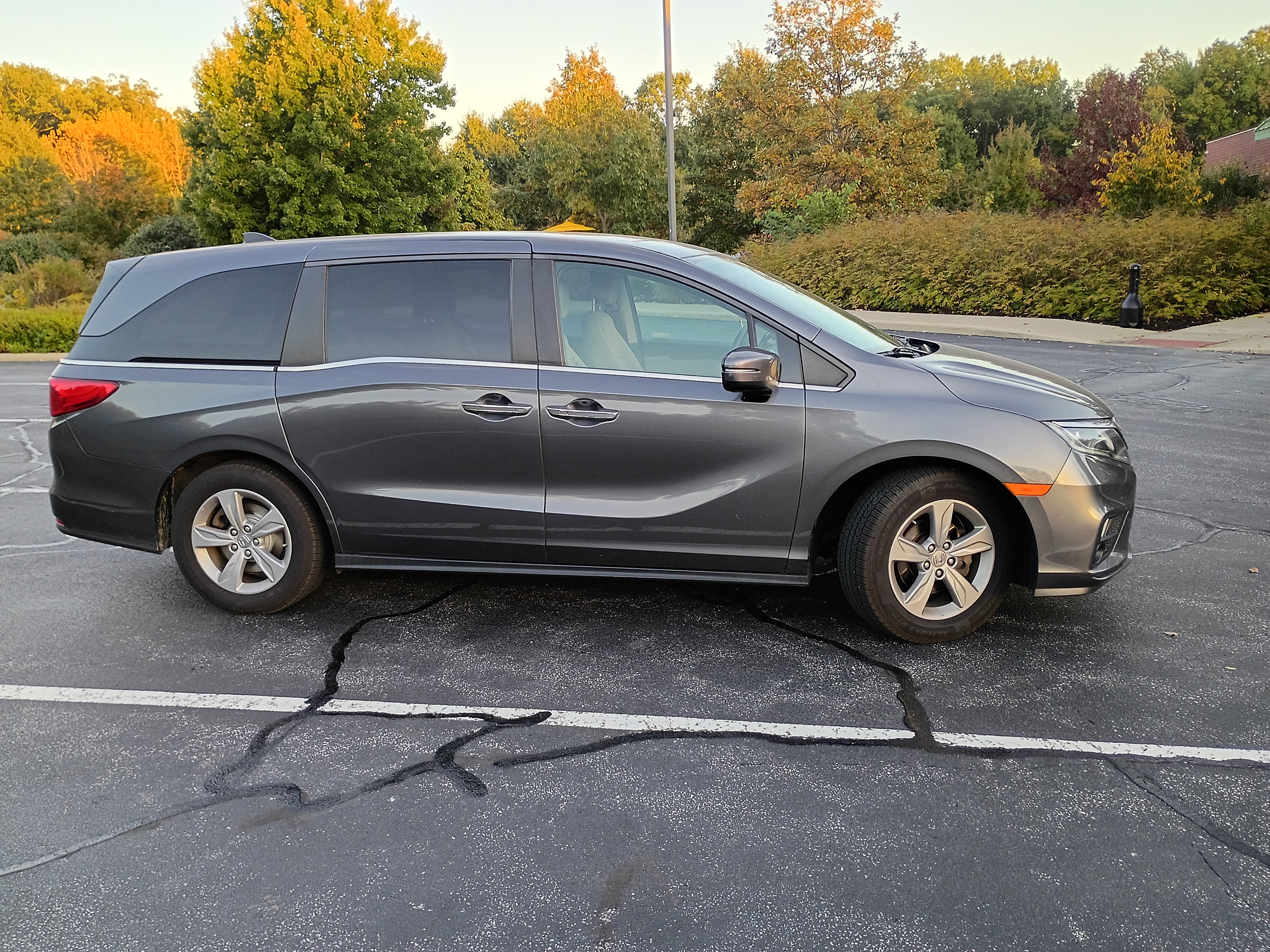 Used 2019 Honda Odyssey EX image 4