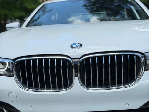 Used 2019 BMW 740i w/ Executive Package RWD image 24