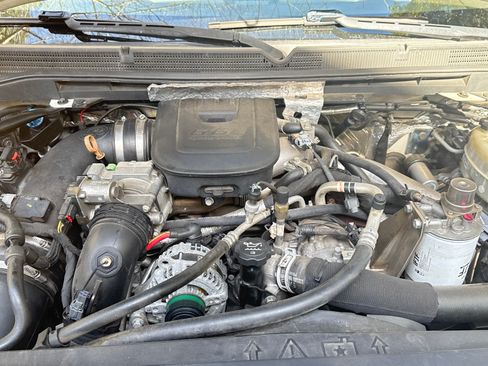 Used 2015 GMC Sierra 2500 Denali w/ Duramax Plus Package image 12