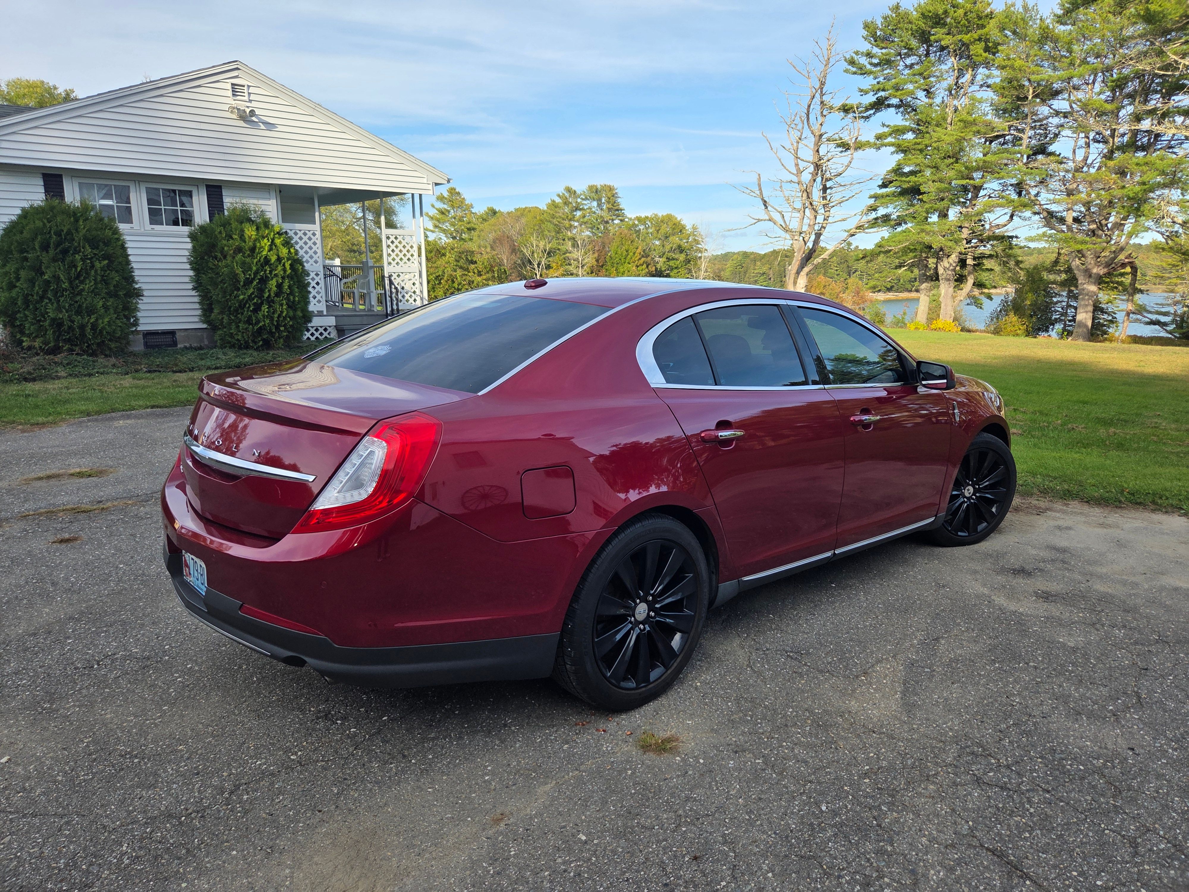 Used 2015 Lincoln MKS AWD w/ Equipment Group 201A image 2