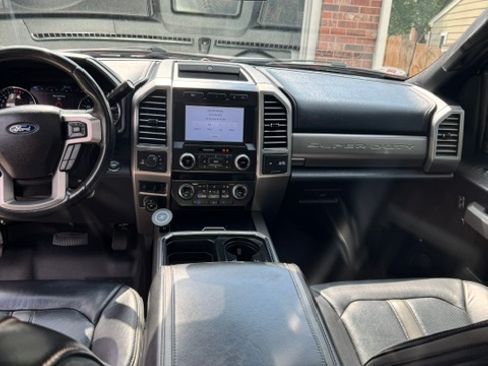 Used 2020 Ford F250 Platinum AWD/4WD image 9