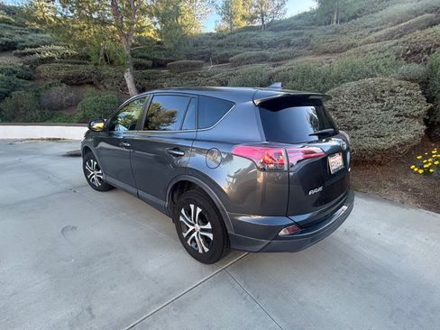 Used 2018 Toyota RAV4 LE w/ Carpet Mat Package image 4