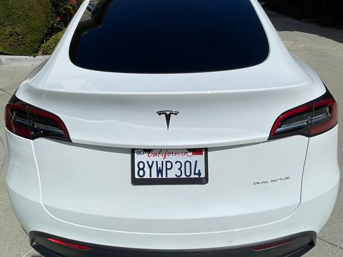 Used 2021 Tesla Model Y Long Range image 4