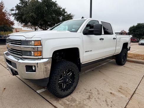 Used 2015 Chevrolet Silverado 2500 LT w/ LT Convenience Package image 4