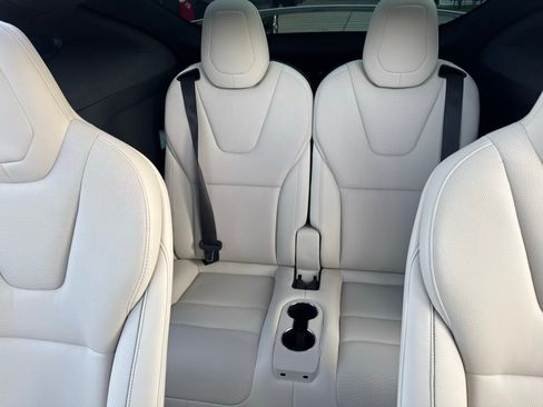 Used 2022 Tesla Model X Plaid image 12