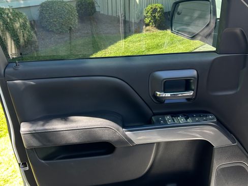Used 2018 Chevrolet Silverado 1500 LT w/ All Star Edition image 6