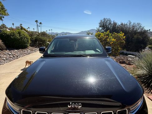 Used 2021 Jeep Grand Cherokee L Limited image 1