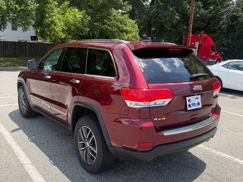 Used 2018 Jeep Grand Cherokee Limited AWD/4WD image 8