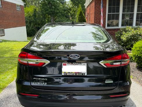 Used 2020 Ford Fusion SEL FWD image 6