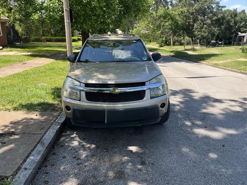 Used 2005 Chevrolet Equinox LT w/ Preferred Equipment Group AWD/4WD image 11