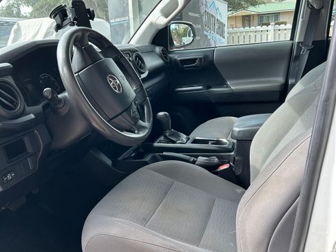 Used 2017 Toyota Tacoma SR image 11