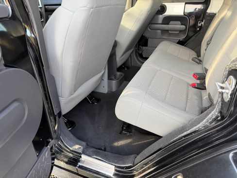 Used 2007 Jeep Wrangler Unlimited Rubicon w/ PWR Convenience Group image 13