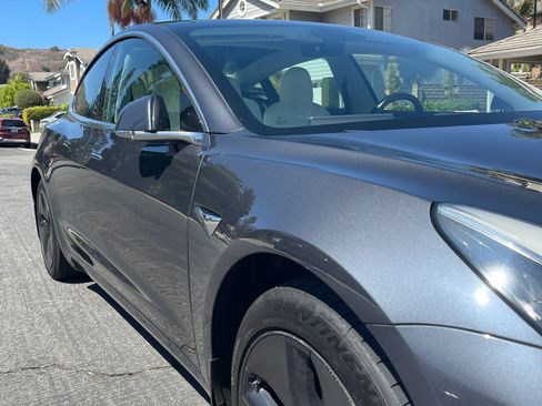 Used 2019 Tesla Model 3 RWD image 2