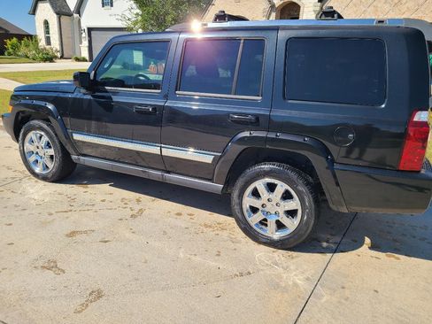 Used 2010 Jeep Commander Limited image 1