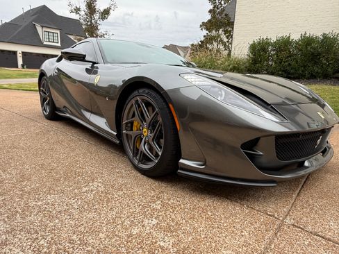 Used 2020 Ferrari 812 Superfast image 4