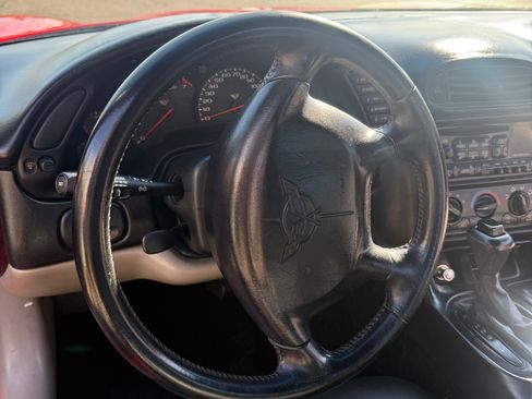 Used 1998 Chevrolet Corvette Coupe image 10