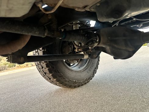 Used 2016 Jeep Wrangler Unlimited Rubicon w/ Connectivity Group image 18