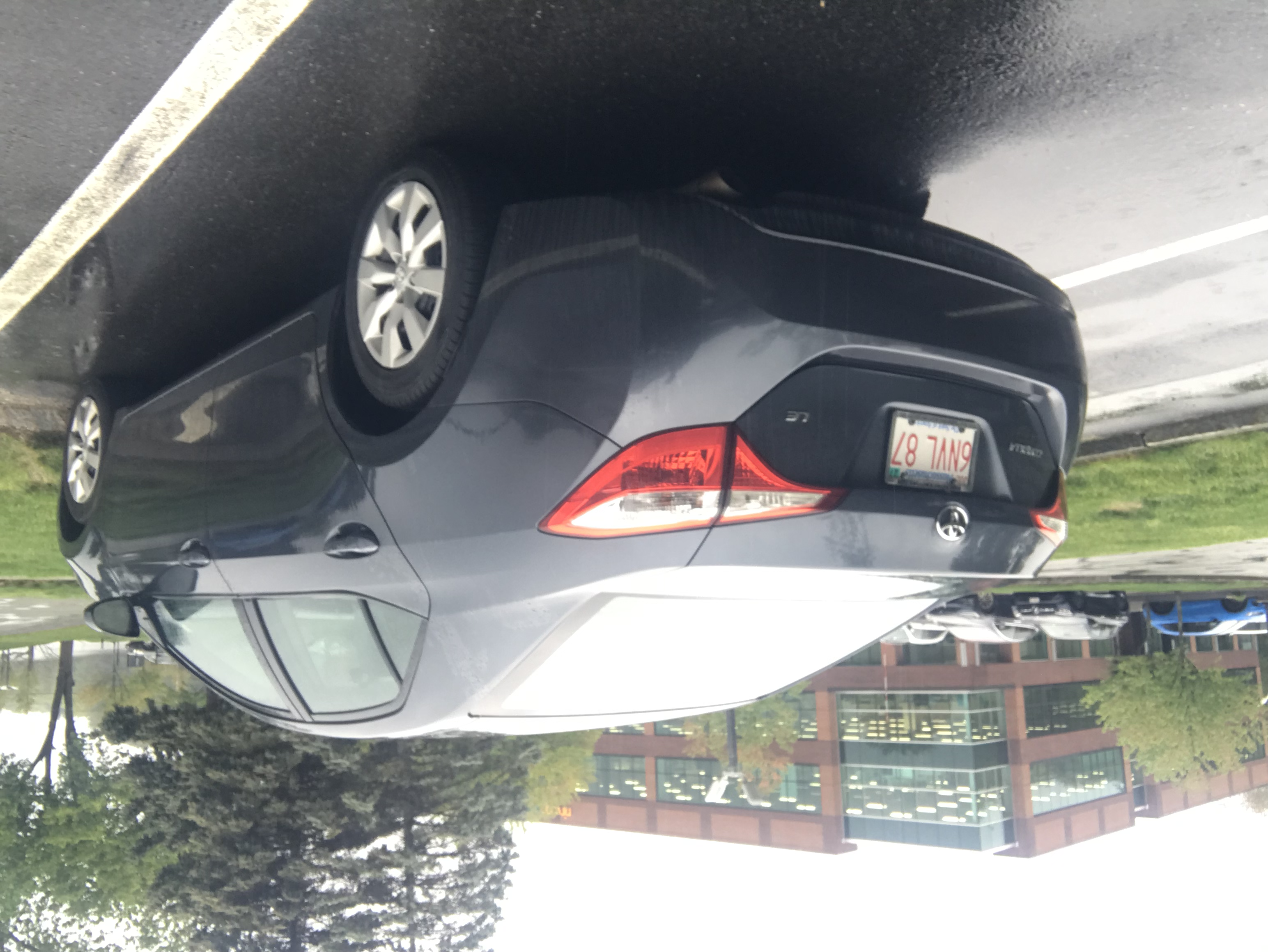 Used 2015 Toyota Corolla LE FWD image 4