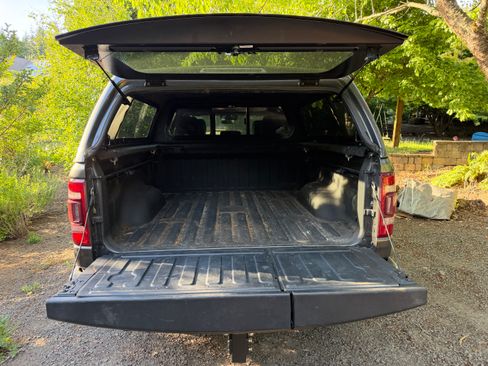 Used 2024 RAM 1500 Laramie AWD/4WD image 11