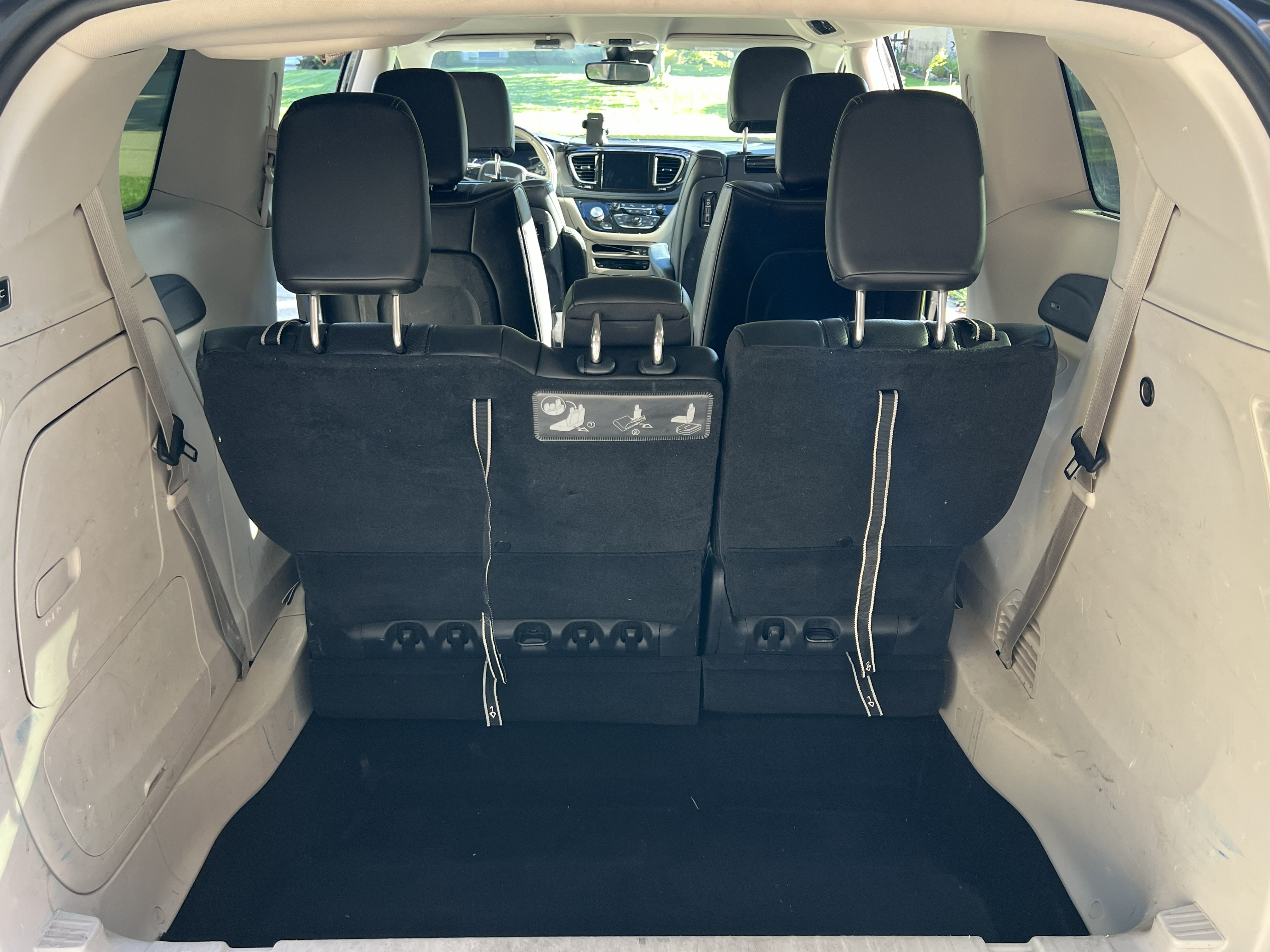 Used 2017 Chrysler Pacifica Platinum FWD image 25