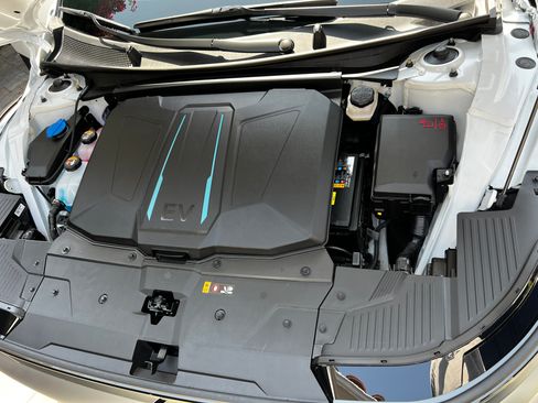 Used 2024 Hyundai Ioniq 5 SEL image 19