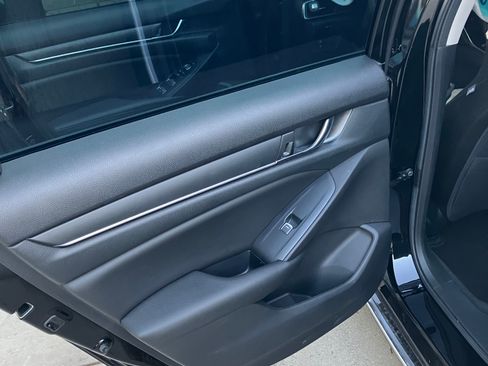 Used 2020 Honda Accord EX image 21