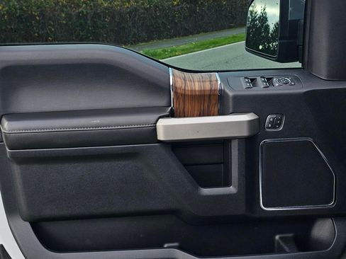 Used 2019 Ford F150 Lariat image 16