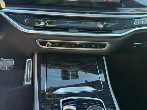 Used 2025 BMW X5 xDrive40i w/ M Sport Package image 8