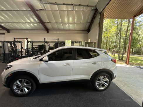 Used 2023 Buick Encore GX Preferred w/ Cold Weather Comfort Package FWD image 4