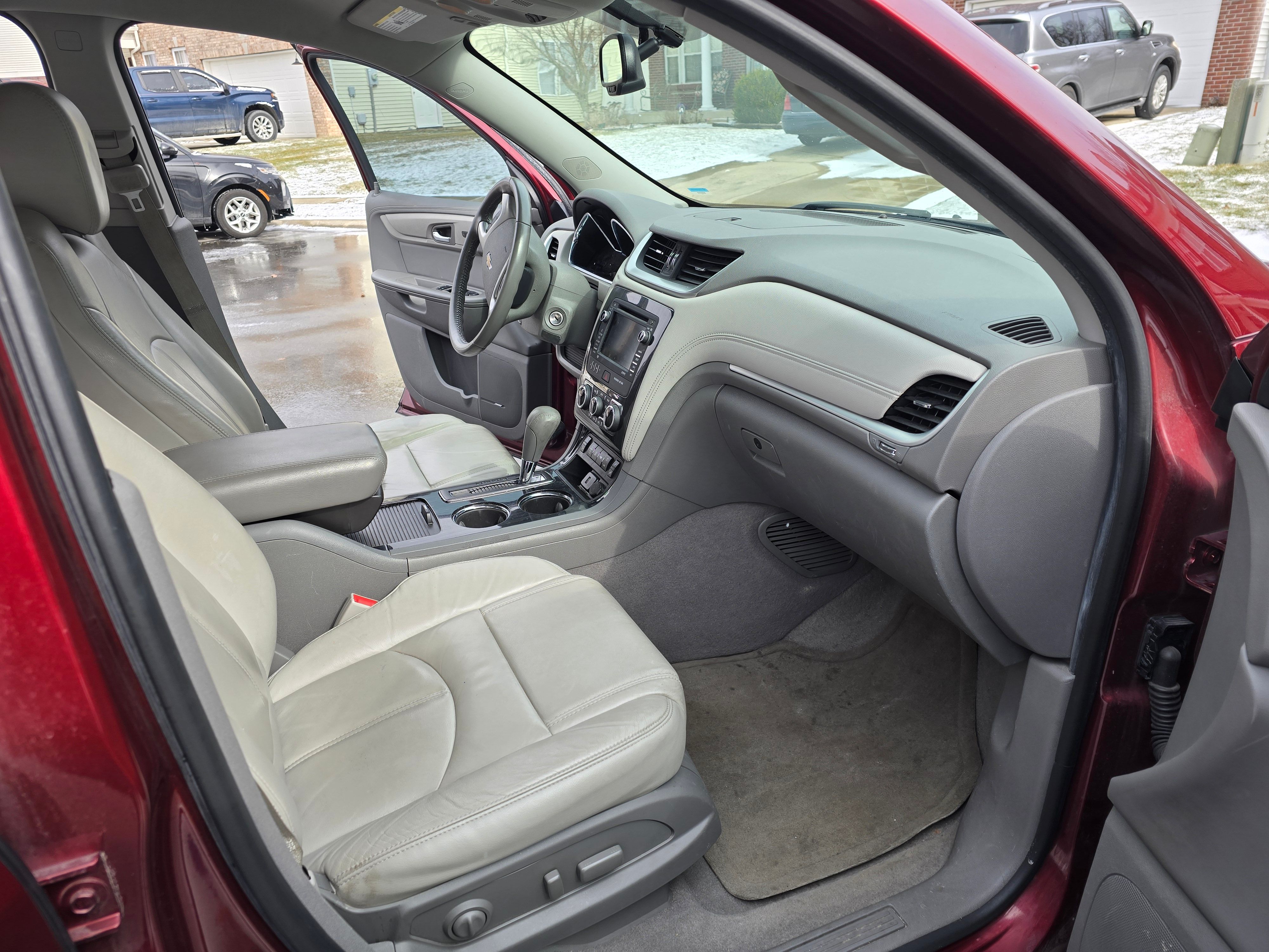 Used 2017 Chevrolet Traverse LT FWD image 11