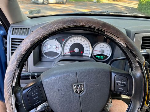 Used 2005 Dodge Dakota Laramie w/ Trailer Tow Group image 5