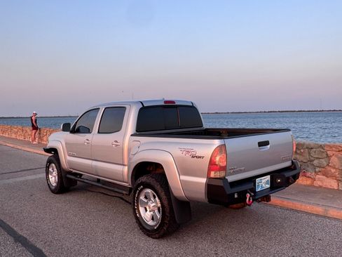 Used 2010 Toyota Tacoma PreRunner RWD image 10