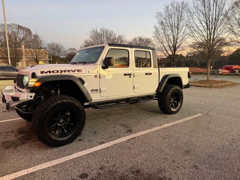 Used 2024 Jeep Gladiator Mojave w/ Technology Group image 1