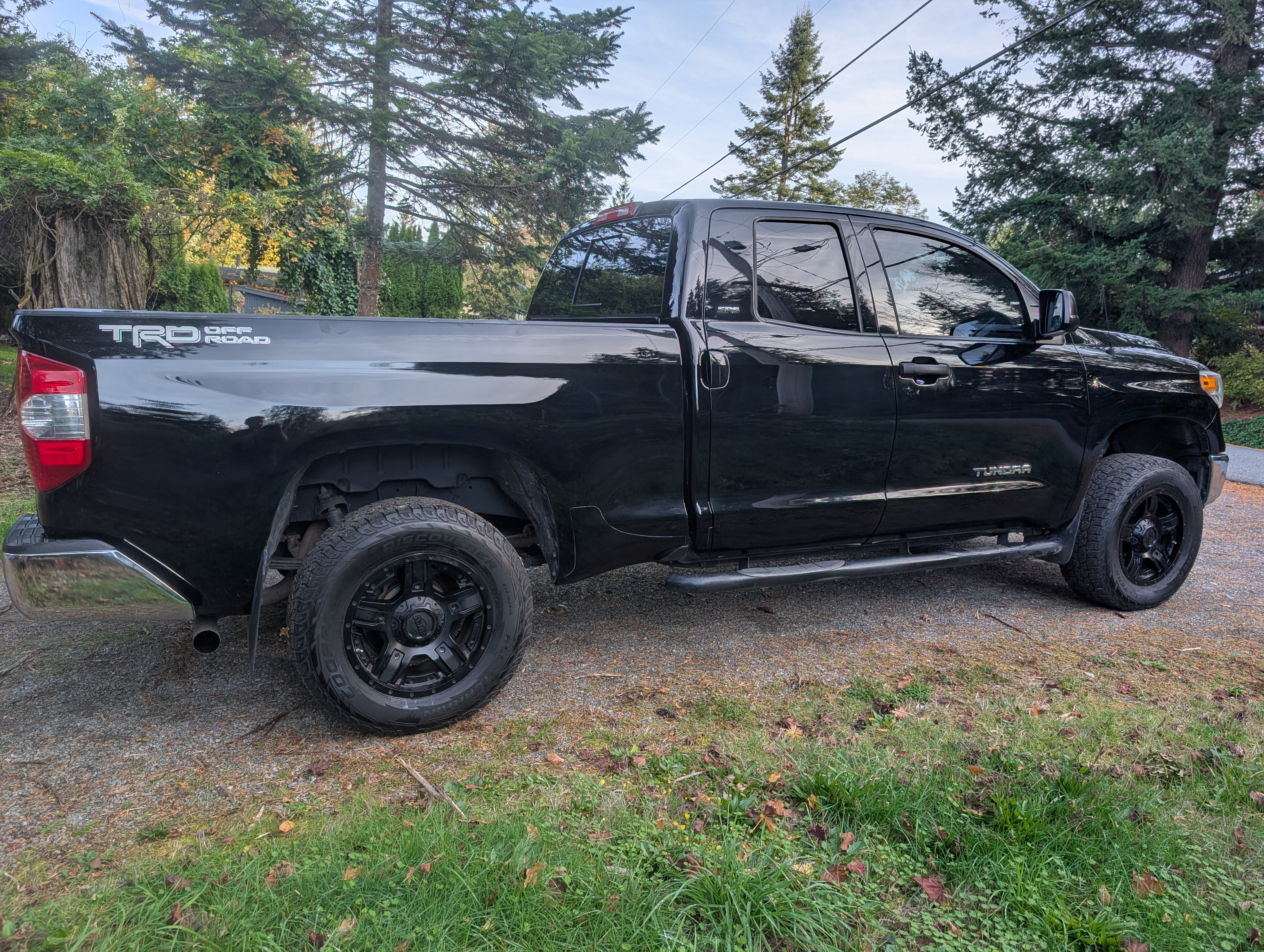 Used 2015 Toyota Tundra SR5 AWD/4WD image 8