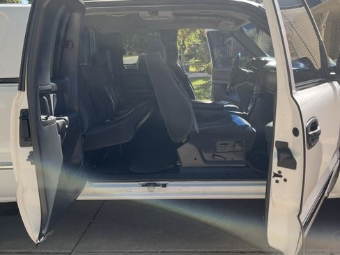 Used 2000 GMC Sierra 1500 2WD Extended Cab image 2