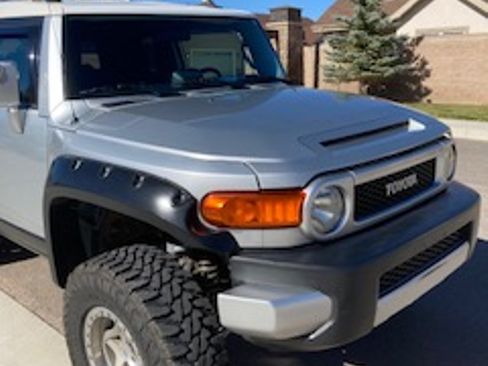 Used 2007 Toyota FJ Cruiser Sport Utility 2D image 4