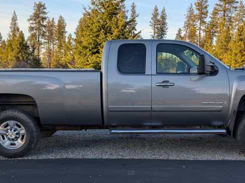Used 2007 Chevrolet Silverado 2500 LTZ w/ EZ-Lift Tailgate Package image 8